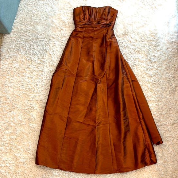 Vibrant Copper floor length gown - Size 8 - New w/ tags! - wear w/ or w/o straps - Picture 4 of 9